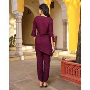 Ensemble coordonné en tissu crêpe respirant pour femmes, taille XS, couleur vin, avec haut à manches trois-quarts - Product Image 5