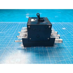 Protector de Circuito de 3 Polos Fuji CP33E/10, Usado, Piezas de Equipos Semiconductores Legacy - Product Image 1