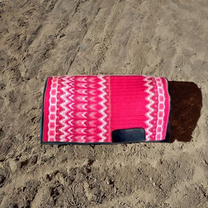 Tapis de selle en laine de Nouvelle-Zélande à base rose Western Show fait à la main Taille personnalisée disponible à la quantité en vrac. - Product Image 1