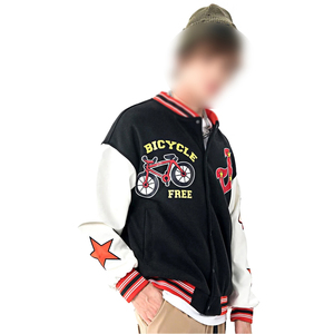 Chaquetas Varsity de Béisbol Universitarias al por Mayor, Diseño Más Reciente, Corte Holgado, Color Negro con Blanco y Rojo, Mangas Largas, Bolsillos Laterales - Product Image 1