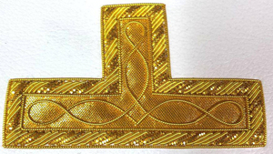 Delantal de masón de la Logia Azul - Terciopelo rojo con bordado dorado y costuras resistentes y estilo clásico - Product Image 4