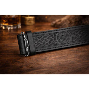Ceinture de kilt en cuir noir, motif celtique gaufré, églantier écossais, tartan traditionnel des Highlands, ceintures pour kilt - Product Image 4