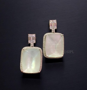 Pendientes de Moda Exclusivos de Primera Calidad en Latón Chapado en Oro con Circonita Cúbica para Mujer, Colección para Fiestas y Bodas - Product Image 5