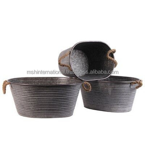 Maceta de metal Suministros para el hogar y el jardín Maceta con acabado rústico Maceta decorativa única disponible en formas personalizadas - Product Image 2