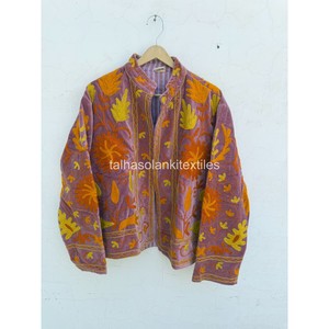Veste en velours pour femme, veste brodée à la main avec des motifs floraux, veste de luxe Suzani, doublure intérieure en coton, veste d'hiver - Product Image 1