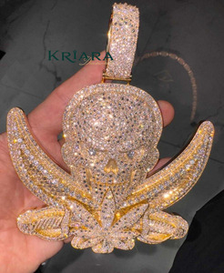 Colgante de Hip Hop con Calavera y Espadas Cruzadas, Plata 925 con Moissanita, Amuleto Temático para Hombre, Joyería para Uso Diario - Product Image 5