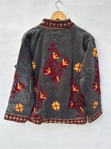 Veste Suzani vintage en velours gris brodée de fleurs, manches longues, col montant, faite à la main, style bohème, vêtements d'extérieur pour femmes en hiver - Product Image 5