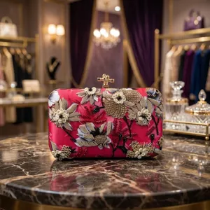 Bolso de Mano Casual de Media Luna con Bordado Impreso y Perlas para Mujer, para Bodas y Fiestas, Hecho a Mano en India, Bolso de Moda - Product Image 1