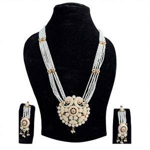 Conjunto de Joyería para Mujer, Diseño de Pavo Real, Hecho a Mano en India, Base de Latón Chapado en Oro, Rosa y Verde, para Bodas - Product Image 1