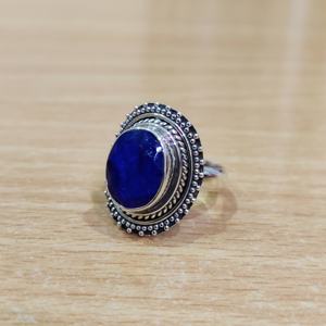 Anillo de plata nepalí con piedra de lapislázuli azul, joyería fina elegante para bodas, hecha a mano por mayoristas indios - Product Image 1