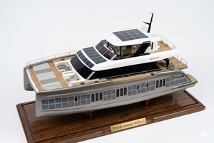 Modèle de bateau en cèdre peint à la main sur mesure, Sunreef 80 Eco (série Sunreef), 36 pouces, OMH CM492 - Product Image 3