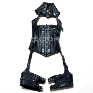 Ensemble de corset harnais en cuir noir à baleines en acier sous la poitrine - Product Image 1