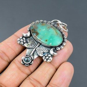 Colgante de Libélula de Crisoprasa Hecho a Mano en Plata de Ley 925, Joyería con Piedras Preciosas, Accesorio de Moda Único y Elegante - Product Image 4