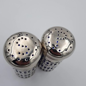 Juego de Saleros y Pimenteros de Acero Inoxidable con Patrón Azul, Duraderos, Ecológicos, Herméticos, Aptos para Lavavajillas - Product Image 3