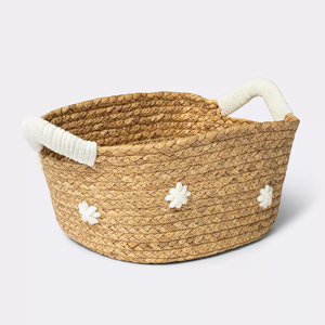 Panier rond fait main en jacinthe d'eau pour enfants avec poignées souples et accent floral – Organisateur de jouets durable – Fournisseur en gros - Product Image 1