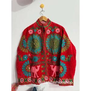 Chaqueta de Terciopelo con Cuello Alto y Bordado Floral, Hecha a Mano, Premium, para Mujer, Manga Larga, Largo Regular, Tejido, Estilo Invernal - Product Image 1
