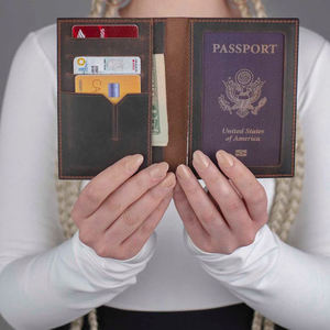 Funda de Pasaporte de Cuero Genuino Personalizada al por Mayor, Porta Tarjetas Premium - Product Image 6