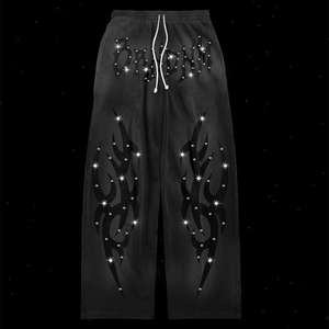 Conjunto de Sudadera y Pantalones Deportivos Vintage Personalizados OEM con Pedrería, Lavado Ácido, 100% Algodón Transpirable, Chándal Casual para Hombre - Product Image 1