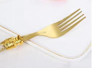 Ensemble de couverts en acier inoxydable écologiques au fini éclatant pour les célébrations et l'usage quotidien, vaisselle de haute qualité avec un design réutilisable - Product Image 2