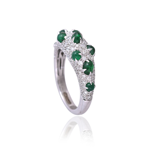 Anillo de Plata de Ley 925 con Cabujón de Esmeralda y Detalles Verdes, Circonita Cúbica, Engaste de Garras, Baño de Rodio, Lujoso Anillo de Cóctel - Product Image 5