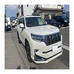 Toyota Land Cruiser Prado, potente SUV con un interior espacioso, tecnología moderna y motor potente. - Product Image 6