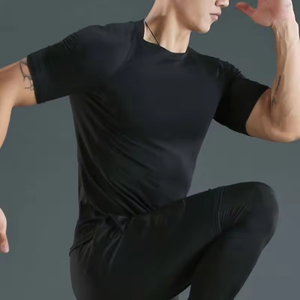 Camiseta de entrenamiento cómoda para correr y gimnasio, camiseta de compresión para hombre, ropa deportiva de soporte, diseñada para ser transpirable. - Product Image 3