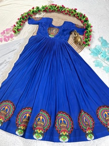 Robe en soie Pulmy inspirée de l'art traditionnel Kathakali avec dupatta brodé - Product Image 4