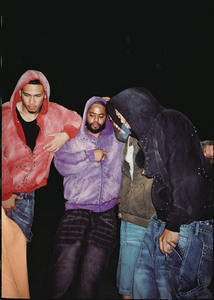 Fournisseur de sweats à capuche avec rivets, sweat à capuche streetwear de haute qualité avec embellissements en rivets, impression et broderie de logo personnalisés disponibles - Product Image 5