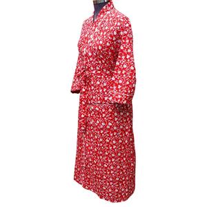 Bata transpirable con estampado floral rojo, cuello en V, cierre con cinturón, manga larga, largo completo, tejido informal para otoño, 100% algodón - Product Image 2