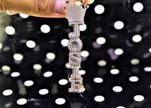 Pendentif personnalisé vertical Hip Hop en argent 925 plaqué or, luxe, serti de moissanite VVS, avec initiale en forme de couronne pour homme, bijoux Hip Hop - Product Image 4