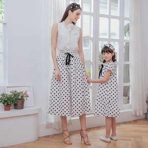 Tenue élégante pour maman et fille, joli robe chic en coton, avec nœud, pour maman - Product Image 5