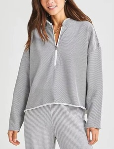 Pull en maille rayé demi-zippé pour femme, à manches longues, décontracté, respirant, en coton et fibre de bambou, style automne - Product Image 1