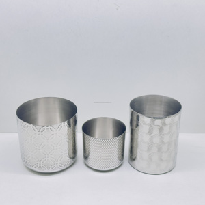 Récipient rond de pots de bougie en acier vide personnalisé en gros pour la fabrication de bougies en cire de soja quantité en vrac en métal avec gravure personnalisée - Product Image 4