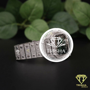 Reloj de Lujo con Brillo de Diamante Inspirado en Moissanita y Estilo Iced Out - Product Image 4