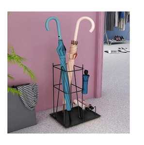 Porte-parapluies de luxe noir Skies Trader en métal en forme d'éventail, support de rangement pour cannes d'entrée avec base en marbre - Product Image 1