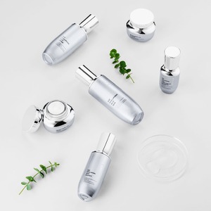Juego de Cuidado de la Piel de Lujo con Ácido Hialurónico y EGF de Jinyum Corea, 6 Piezas, Suero y Crema Facial Blanqueadora, Hidratante y Antienvejecimiento para Todo Tipo de Piel - Product Image 3