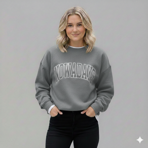 Suéter de Punto para Mujer, Base de Poliéster/Algodón, Cuello Alto, Diseño Contemporáneo 2026, Logotipo Personalizado, Silueta Relajada, Premium - Product Image 1