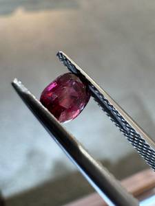 Natural Pink/Magenta Spinel Oval Cut 1.00CT Loose Faceted Gemstone Color Play Jewelry Making Collector Accessories LK Origin - Product Image 3