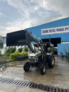 Cargador de Ruedas Agrícola con Cucharón Giratorio 4 en 1 para Tractor Eicher con Alta Capacidad de Elevación y Estructura Desmontable - Product Image 2