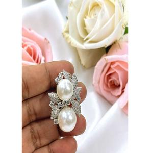 Pendientes de Plata de Primera Calidad Exclusivos con Circonitas Cúbicas Modernas y Elegantes para Bodas y Fiestas para Mujeres y Niñas - Product Image 1