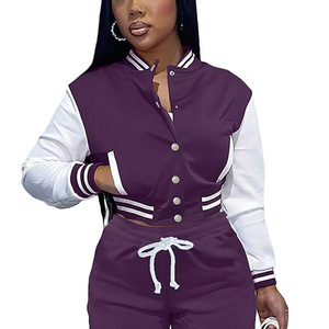 Veste universitaire courte haut de gamme pour femme avec patch en chenille, design personnalisé, service d'échantillonnage disponible, vente en gros directe usine - Product Image 2