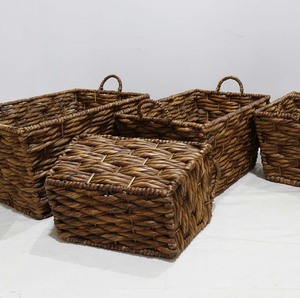 Panier de rangement rectangulaire en jacinthe d'eau naturelle et écologique avec poignées, organisateur de linge rustique multi-usages - Product Image 3