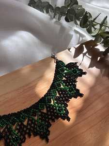 Collier UO en perles noires magnifiquement brodé à la main avec des perles de verre de haute qualité, idéal pour les tenues traditionnelles et les robes de soirée - Product Image 3
