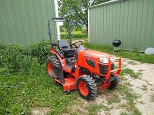 Suministro al por mayor de tractor cortacésped Kubota B2320 4WD diésel compacto para granja y jardín con opción de cargador frontal - Product Image 4