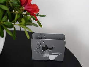 Porte-serviettes en métal argenté avec motif papillon découpé pour la table à manger, la cuisine, les fêtes et la décoration d'événements - Product Image 2