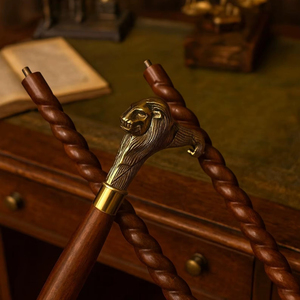 Bâtons de marche rustiques modernes en bois naturel écologique avec poignée en laiton poli, idéaux pour les cadeaux - Product Image 1