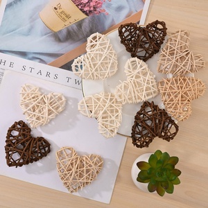Eco friendly rattan hearts for <b>valentines</b> day gift <b>decoration</b> competitive price woven heart charms - Product Image 2