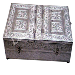 Soporte para Libros Sagrados de Latón Hecho a Mano con Baño de Oro Meenakari, Oxidado, con Forma de Libro y Estuche Decorativo con Grabado en Relieve - Product Image 1