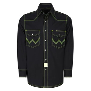 Chemise de travail unisexe noire en polyester haute visibilité avec surpiqûres fluorescentes et poches poitrine, certifiée CE pour la mode professionnelle - Product Image 1