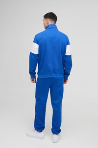 เสื้อสเวตเชิ้ตผู้ชายสีน้ำเงินขาวแบบคอซิป ¼  พร้อมกางเกงวอร์มมีกระเป๋าแบบคาร์โก้ ชุดลำลองระบายอากาศได้ดี ชุดเซ็ตสองชิ้นแบบมีฮู้ด - Product Image 3